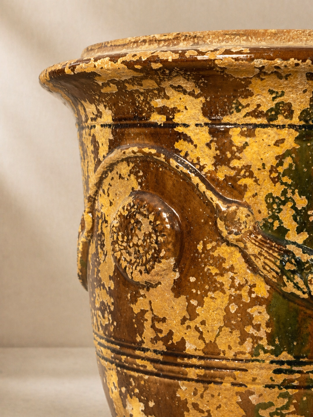 MACETERO PROVENZAL EN TERRACOTA DE ANDUZE ESMALTADA