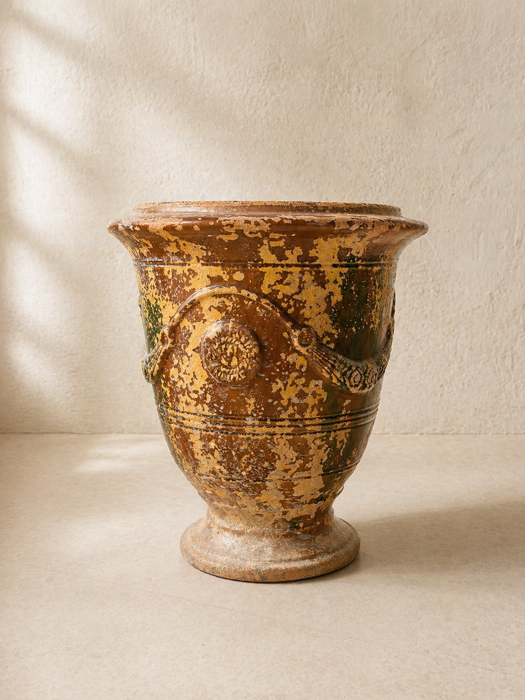 MACETERO PROVENZAL EN TERRACOTA DE ANDUZE ESMALTADA