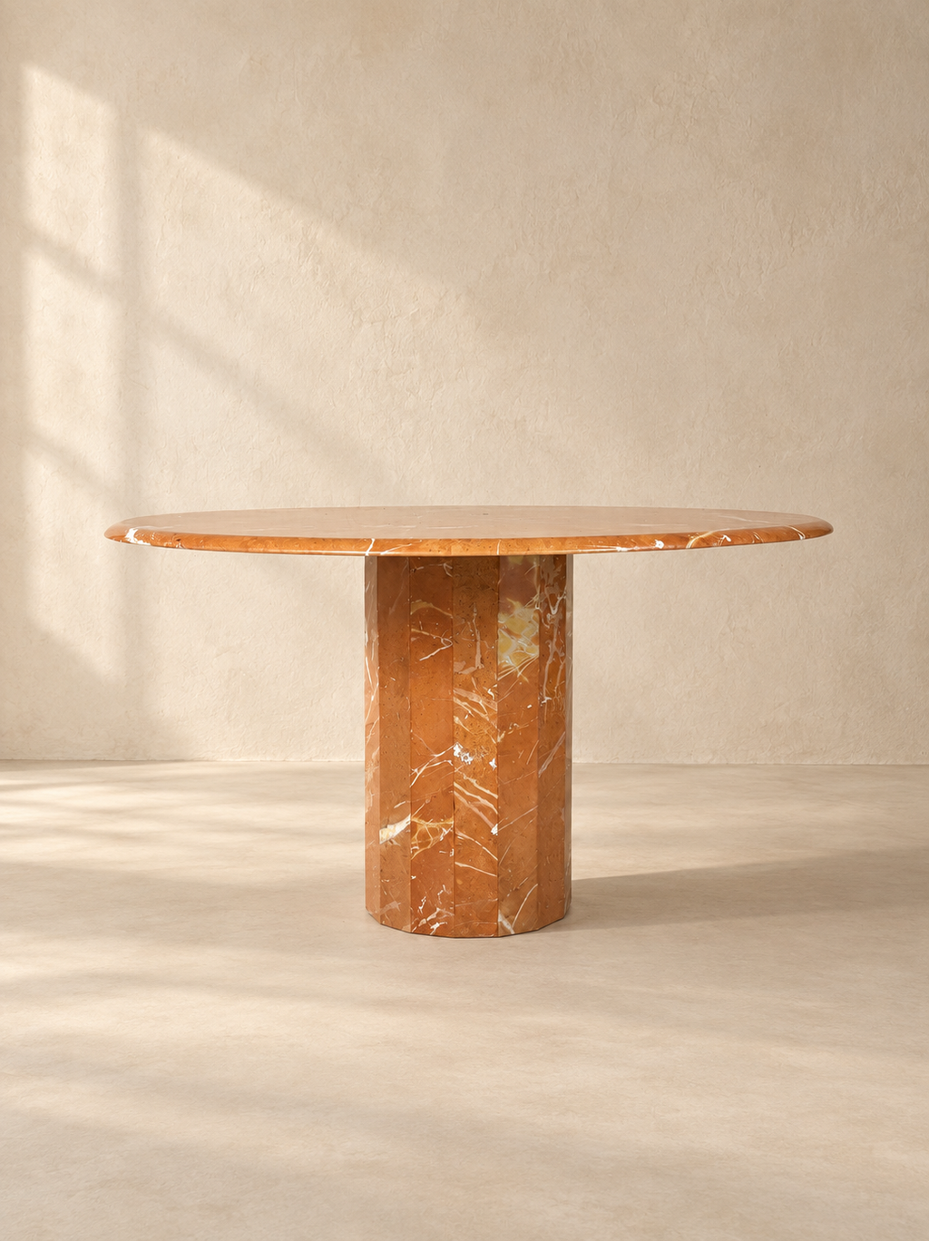 TABLE RONDE ITALIENNE EN MARBRE, ANNÉES 70