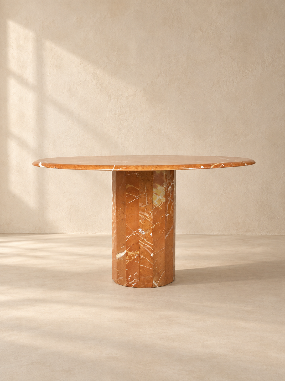 TABLE RONDE ITALIENNE EN MARBRE, ANNÉES 70