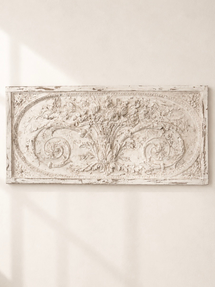PANNEAU EN PLATRE AVEC MOTIFS NÉOCLASSIQUES XL, FRANCE VERS 1900