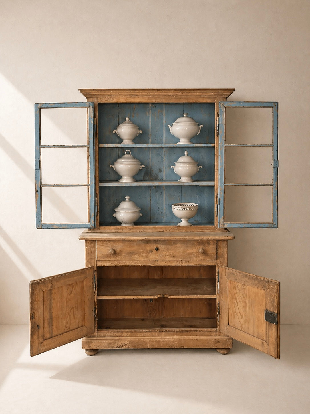 FRENCH SHOWCASE 19TH CENTURY