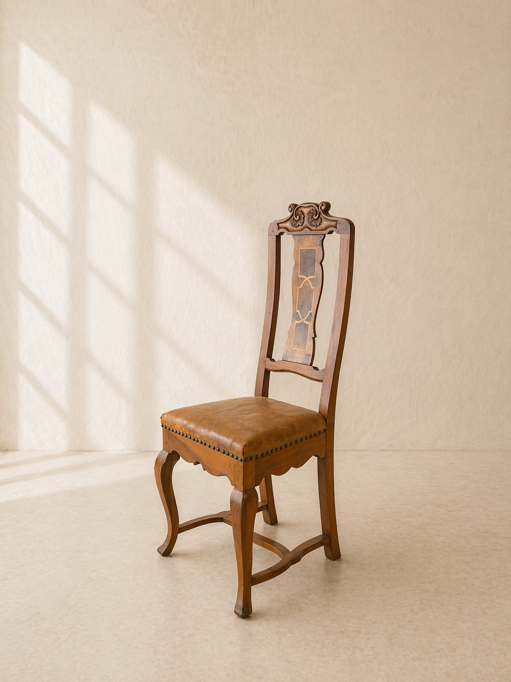 CONJUNTO DE 4 SILLAS DE NOGAL CON MARQUETERÍA C.1800