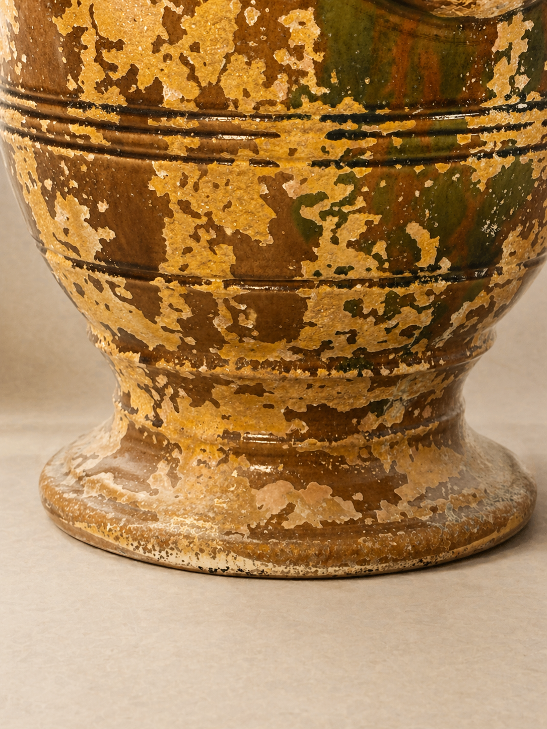 MACETERO PROVENZAL EN TERRACOTA DE ANDUZE ESMALTADA