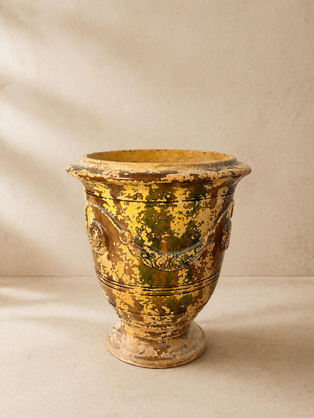 MACETERO PROVENZAL EN TERRACOTA DE ANDUZE ESMALTADA