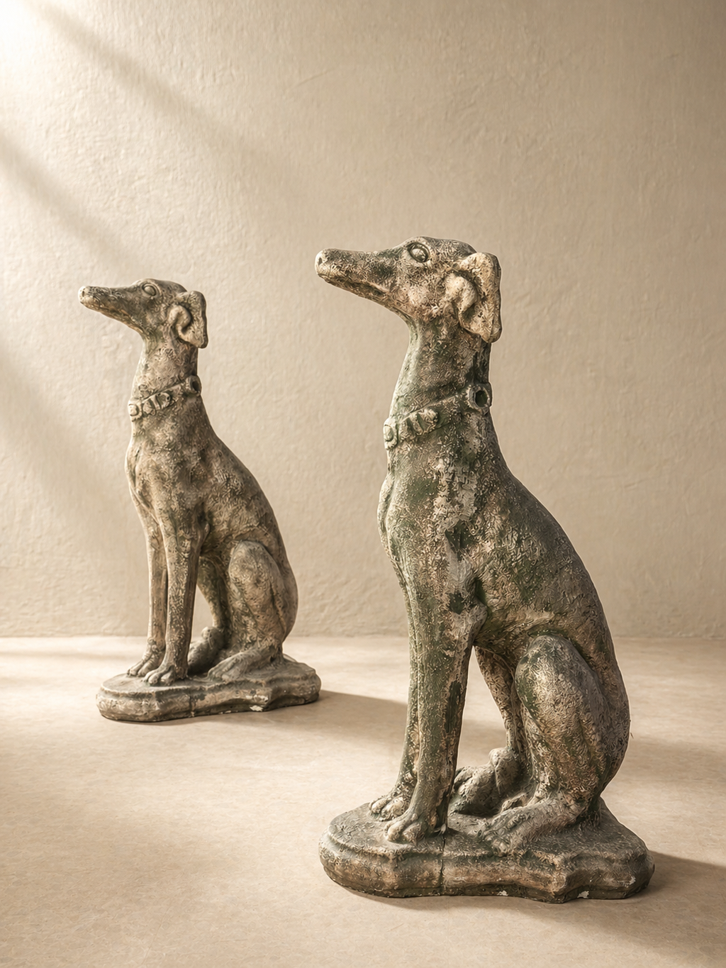 PAREJA DE GALGOS ESCULTÓRICOS