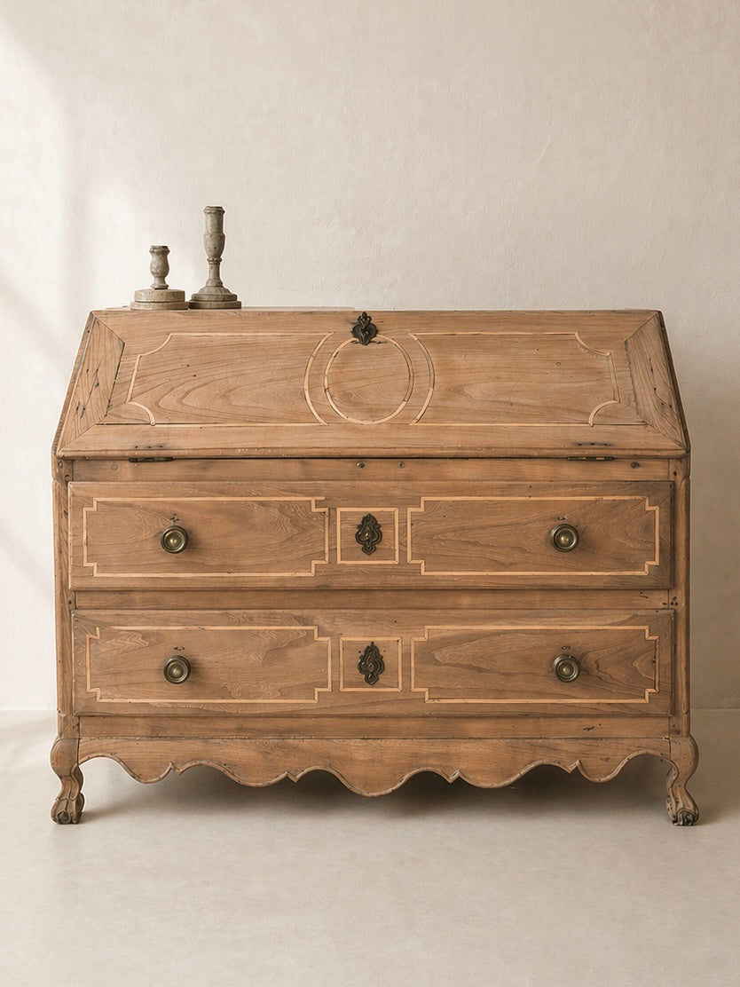BUREAU FRANCÉS CON MARQUETERÍA S.XVIII