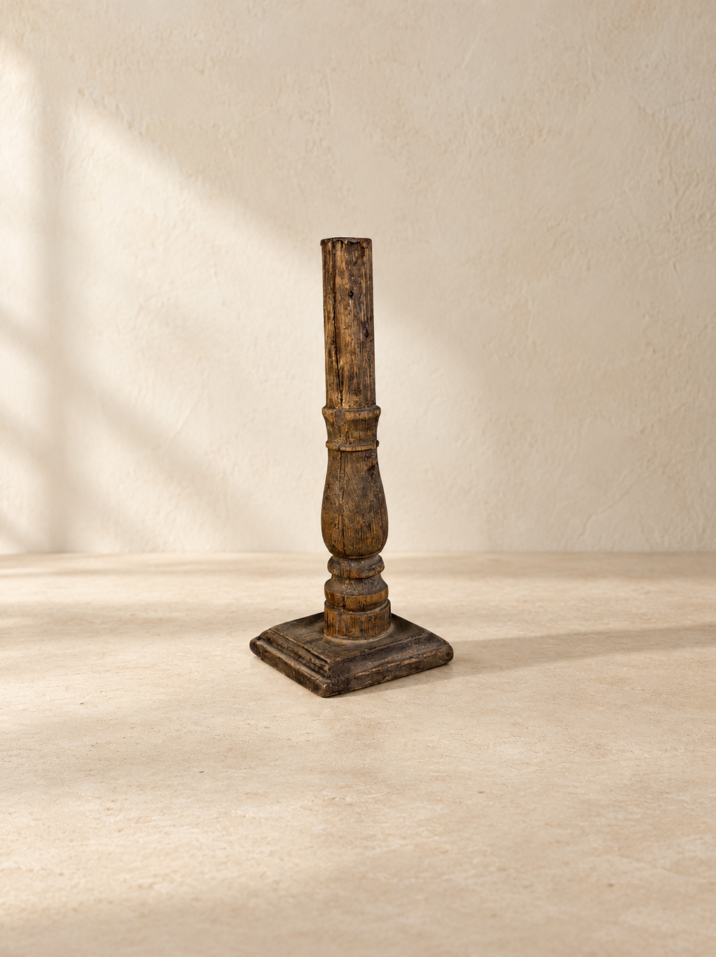 CANDELERO INDIO EN MADERA RECUPERADA S.XIX. V-3