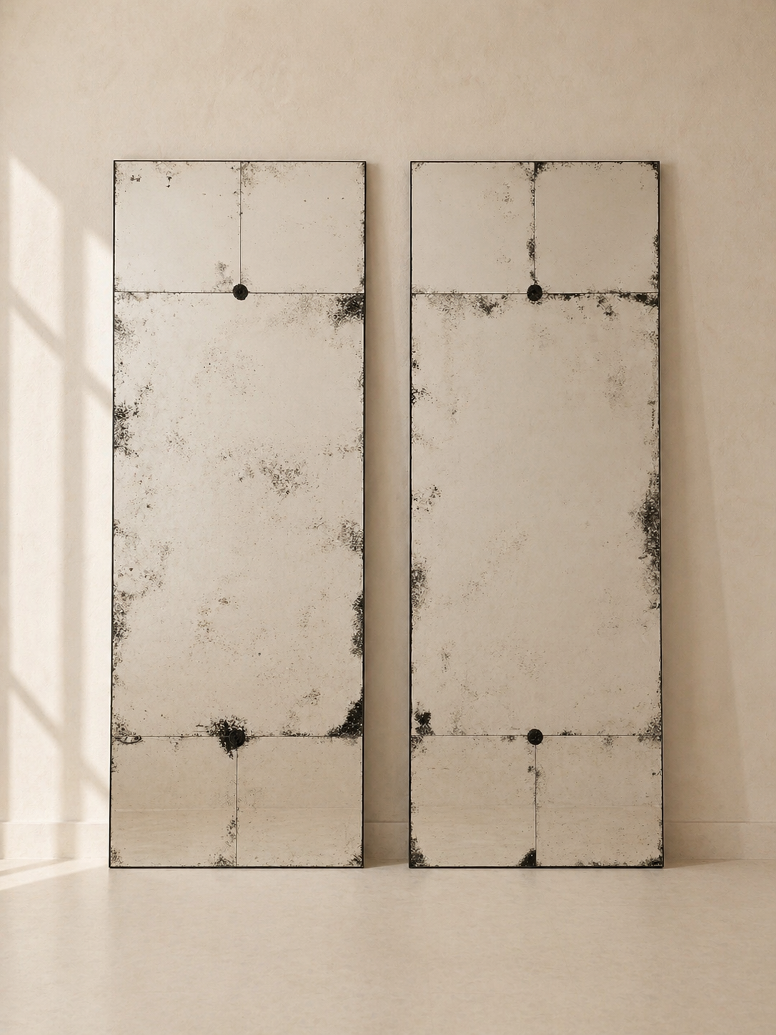 RECTANGULAR MIRROR WITH HAND-AGED FINISH