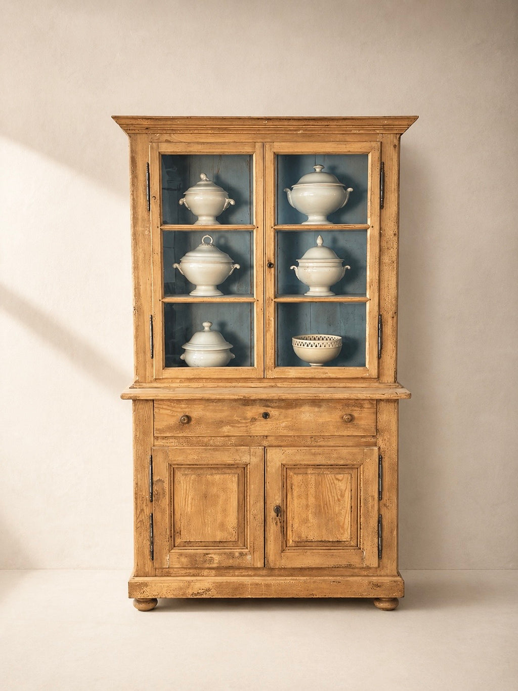 FRENCH SHOWCASE 19TH CENTURY