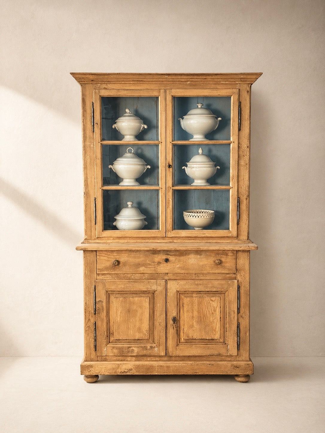 FRENCH SHOWCASE 19TH CENTURY