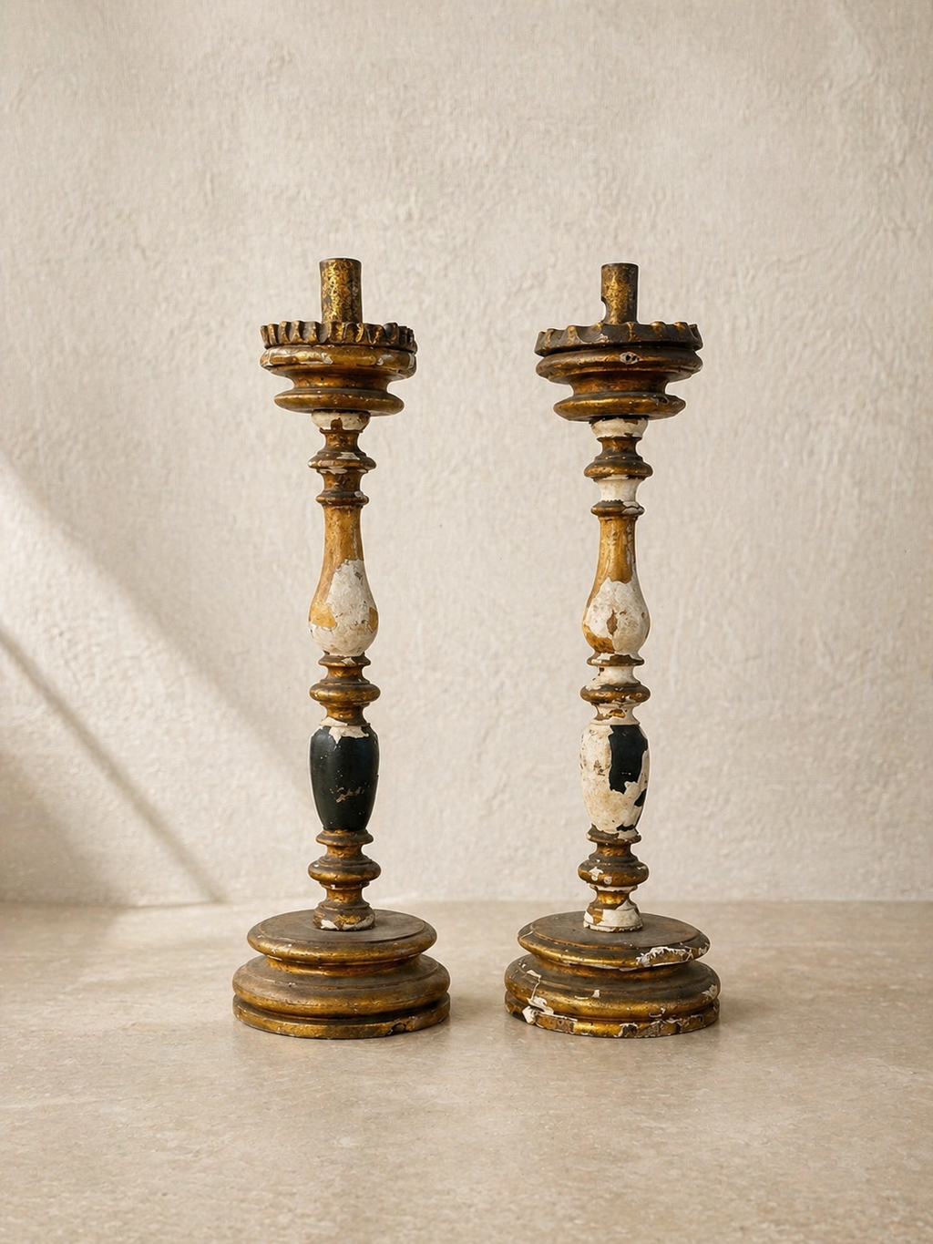 PAREJA DE CANDELEROS FRANCESES S.XVIII