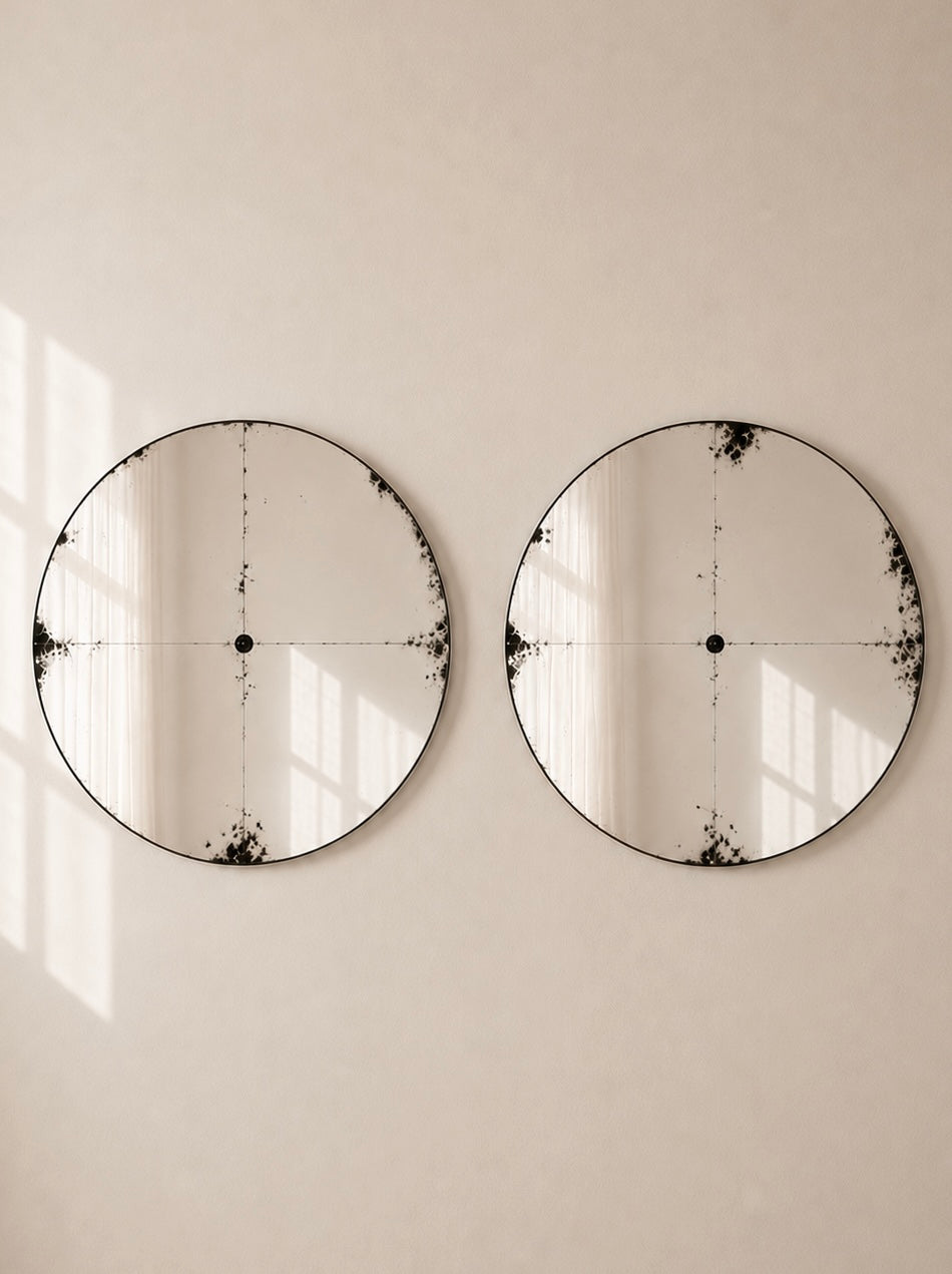 ROUND MIRROR WITH HAND-AGED FINISH