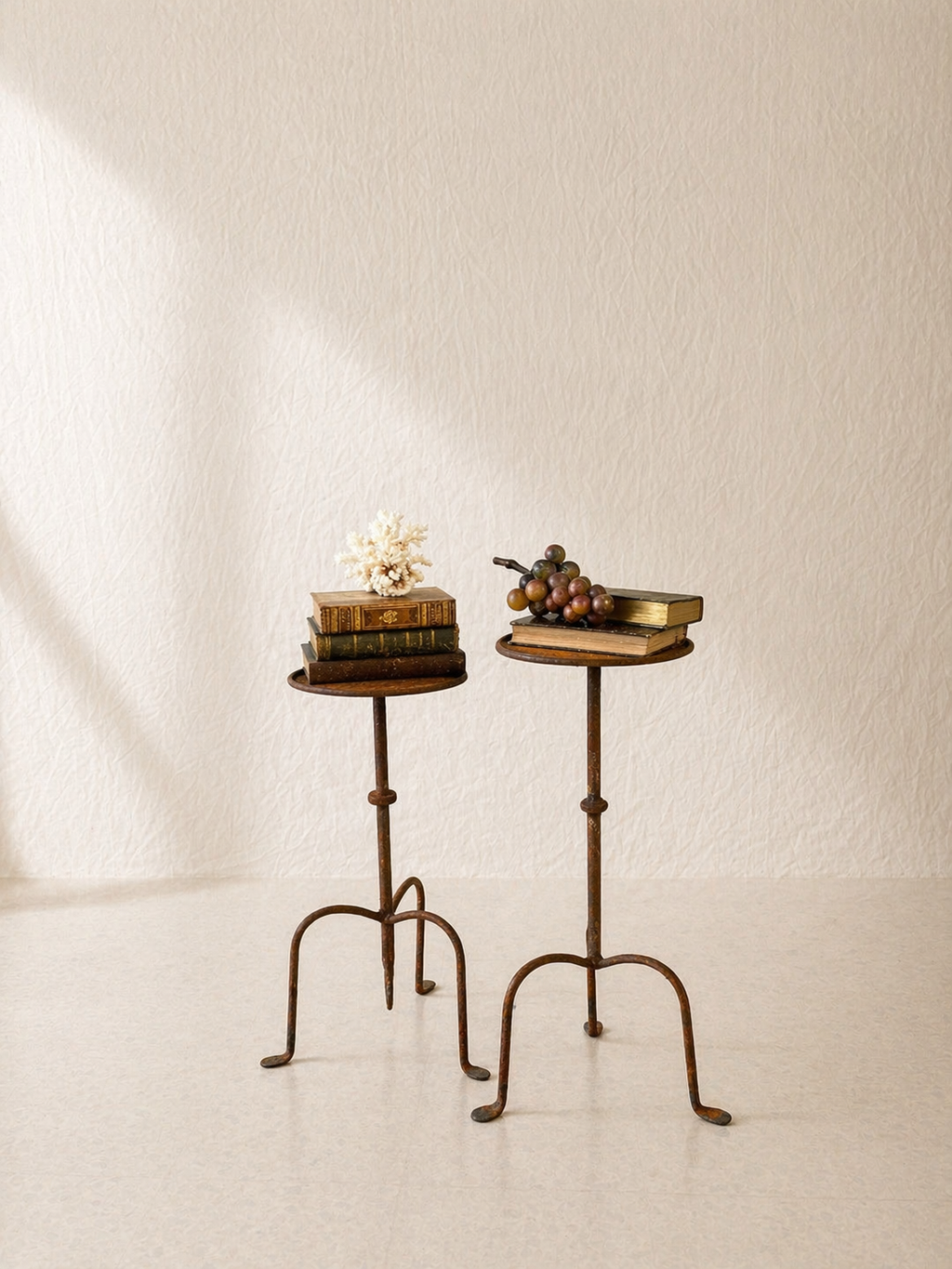 MESA MARTINI ARTESANAL DE HIERRO FORJADO CON PÁTINA