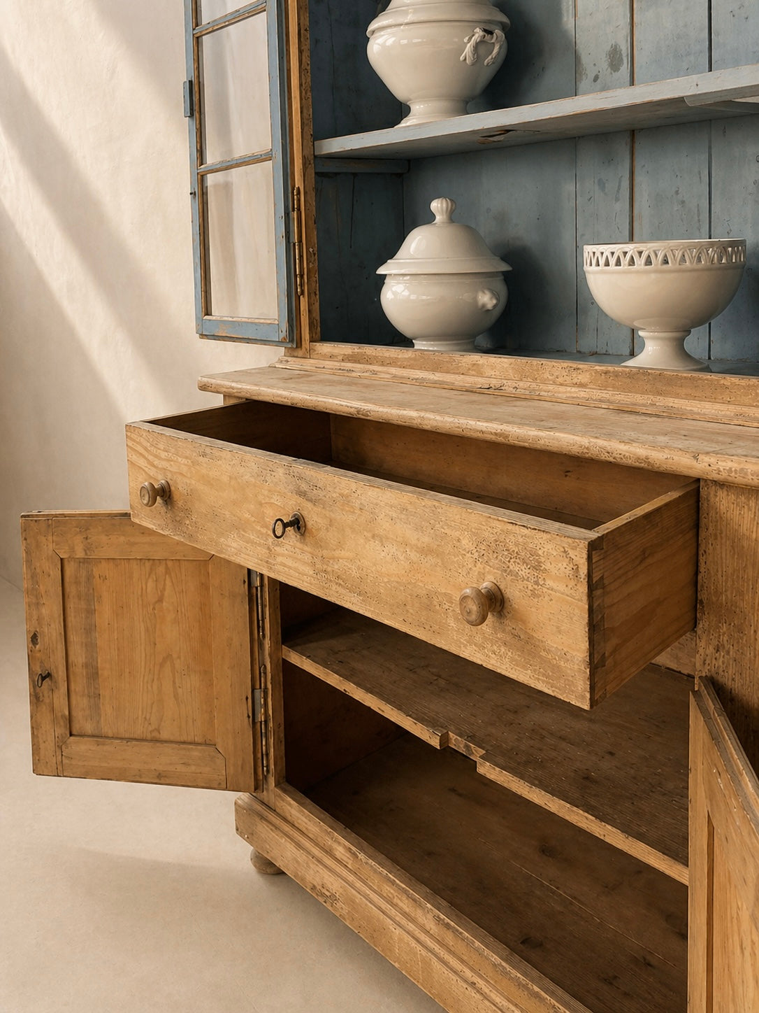 FRENCH SHOWCASE 19TH CENTURY
