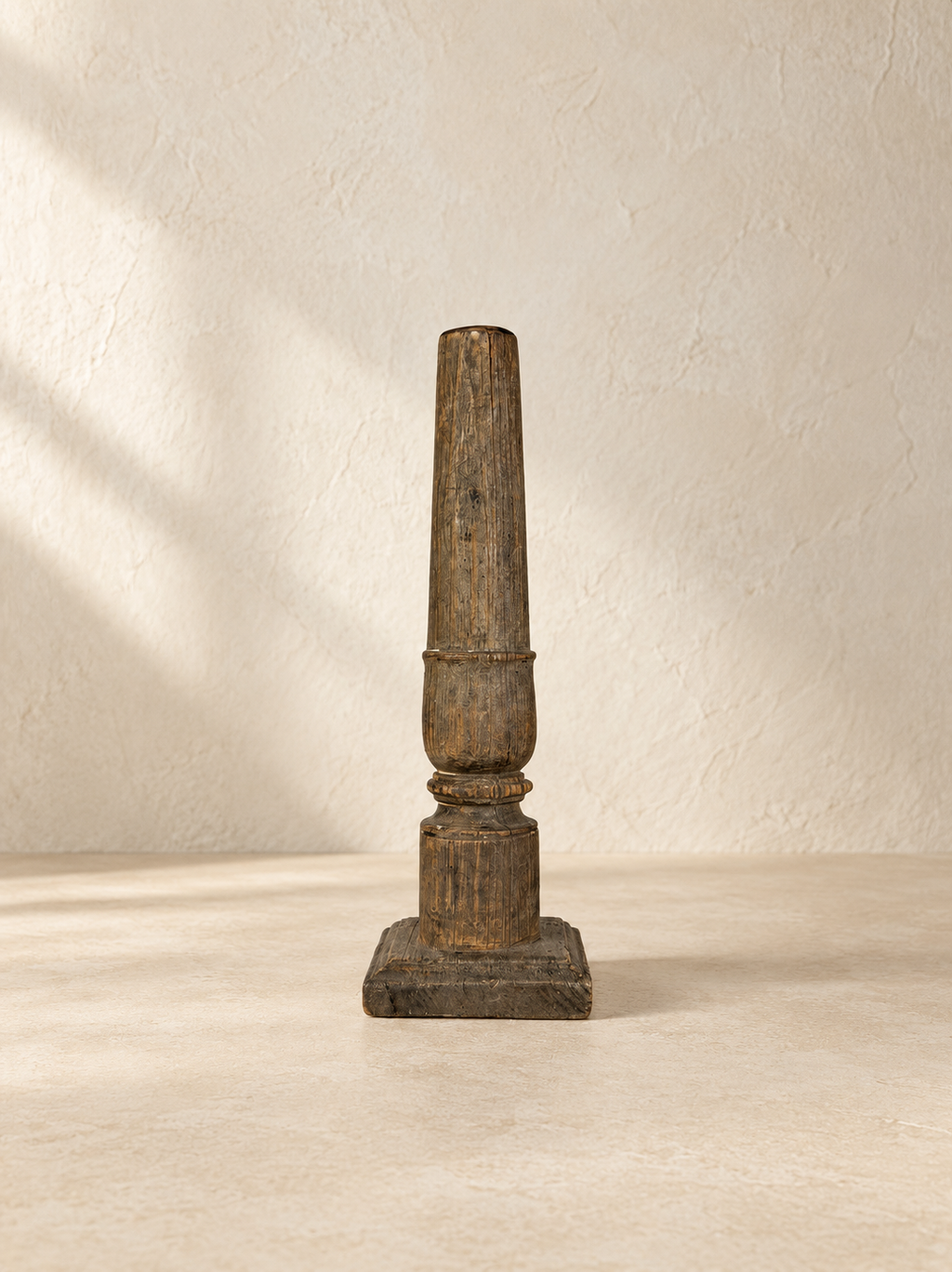 CANDELERO INDIO EN MADERA RECUPERADA S.XIX. V-6