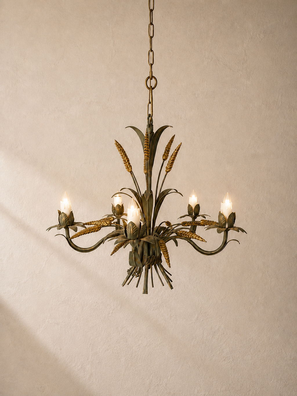LÁMPARA DE TECHO FRANCESA CON 5 PUNTOS DE LUZ. AÑOS 60