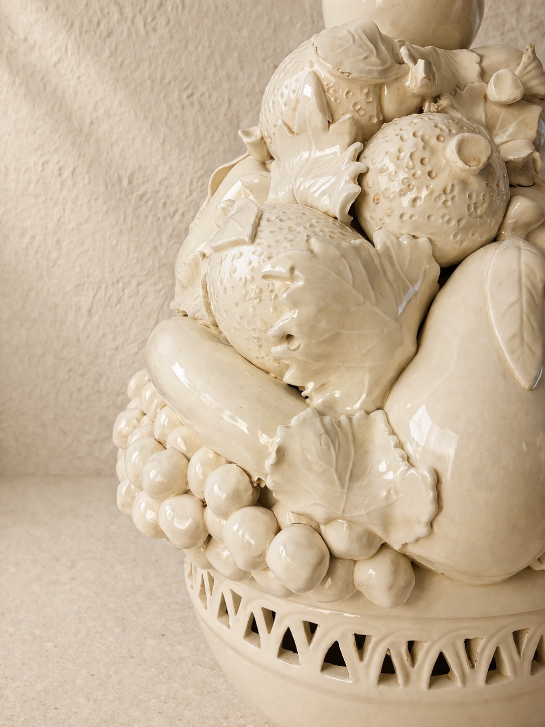 FRUTERO ITALIANO EN PORCELANA BLANCA AÑOS 50
