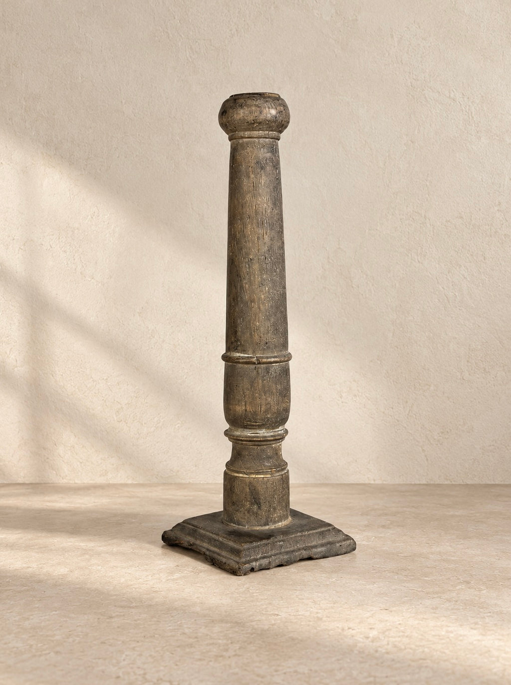 CANDELERO INDIO EN MADERA RECUPERADA S.XIX. V-2