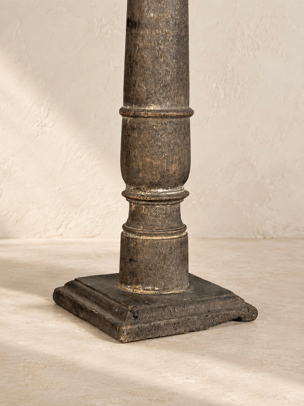 CANDELERO INDIO EN MADERA RECUPERADA S.XIX. V-2