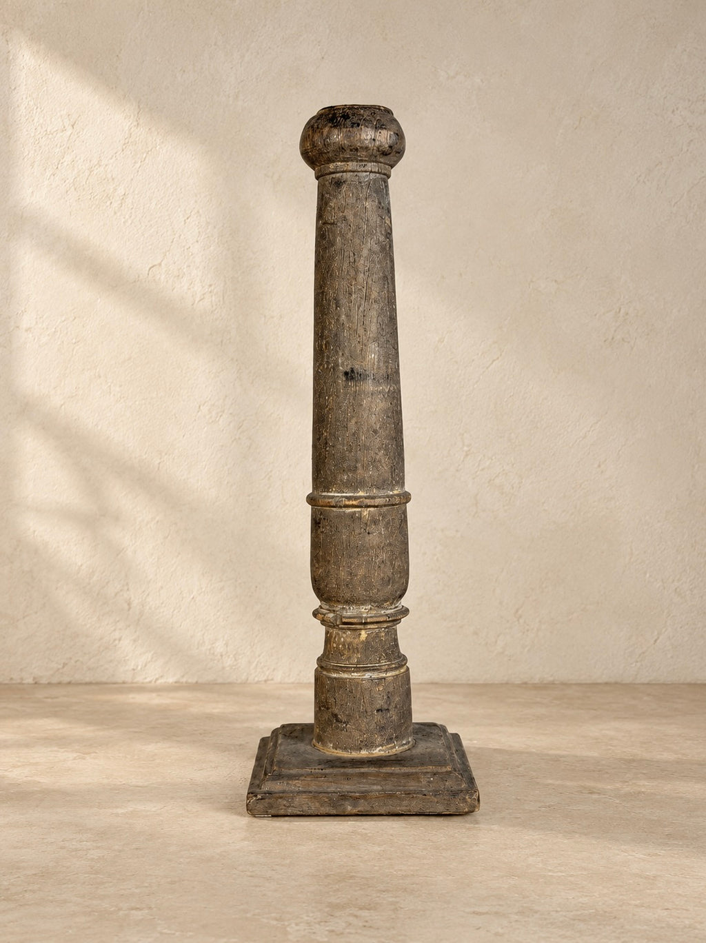 CANDELERO INDIO EN MADERA RECUPERADA S.XIX. V-2