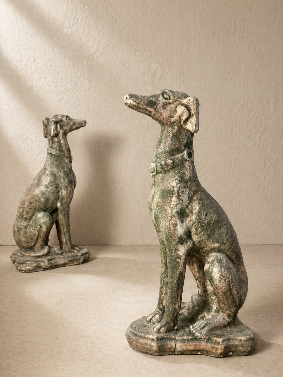 PAREJA DE GALGOS ESCULTÓRICOS