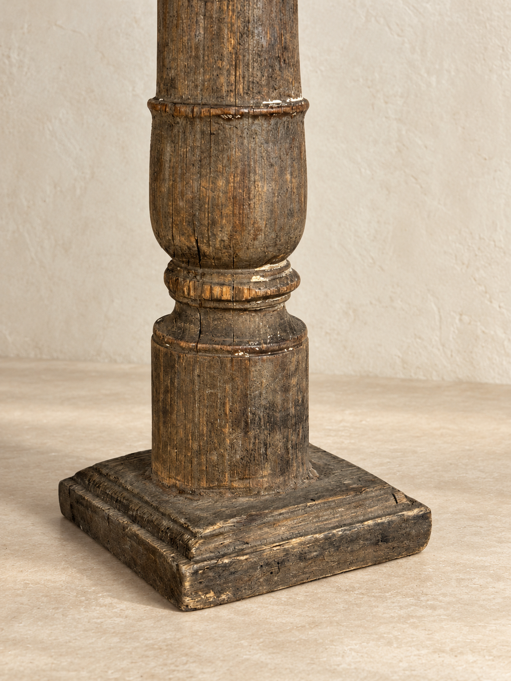 CANDELERO INDIO EN MADERA RECUPERADA S.XIX. V-6