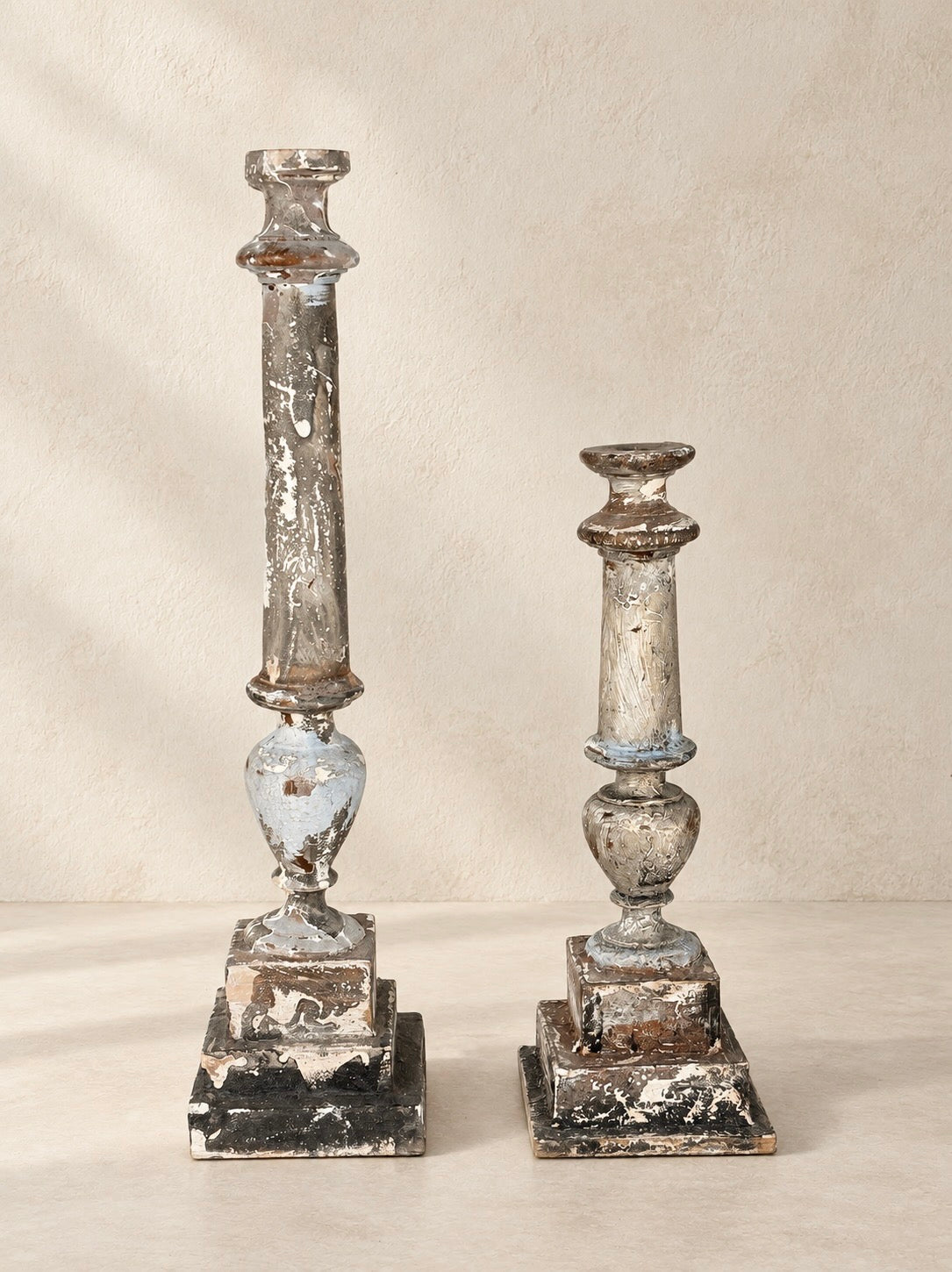 PAIRE D’ÉLÉMENTS EN BOIS POLYCHROMÉ AVEC COLONNE BALAUSTRE DU XIXE SIÈCLE