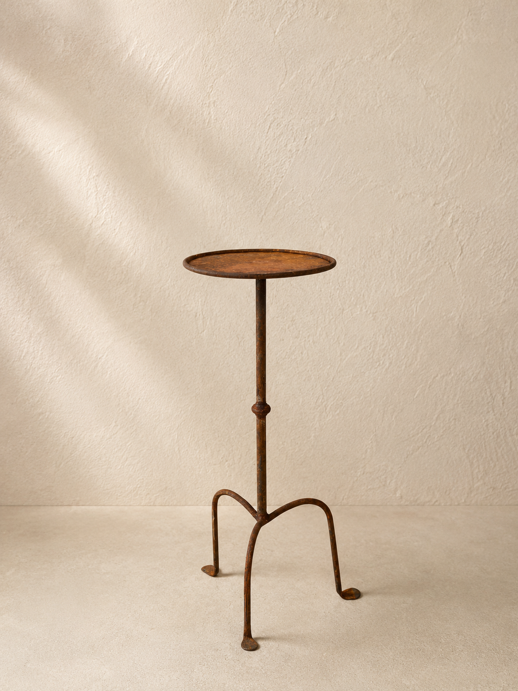 MESA MARTINI ARTESANAL DE HIERRO FORJADO CON PÁTINA
