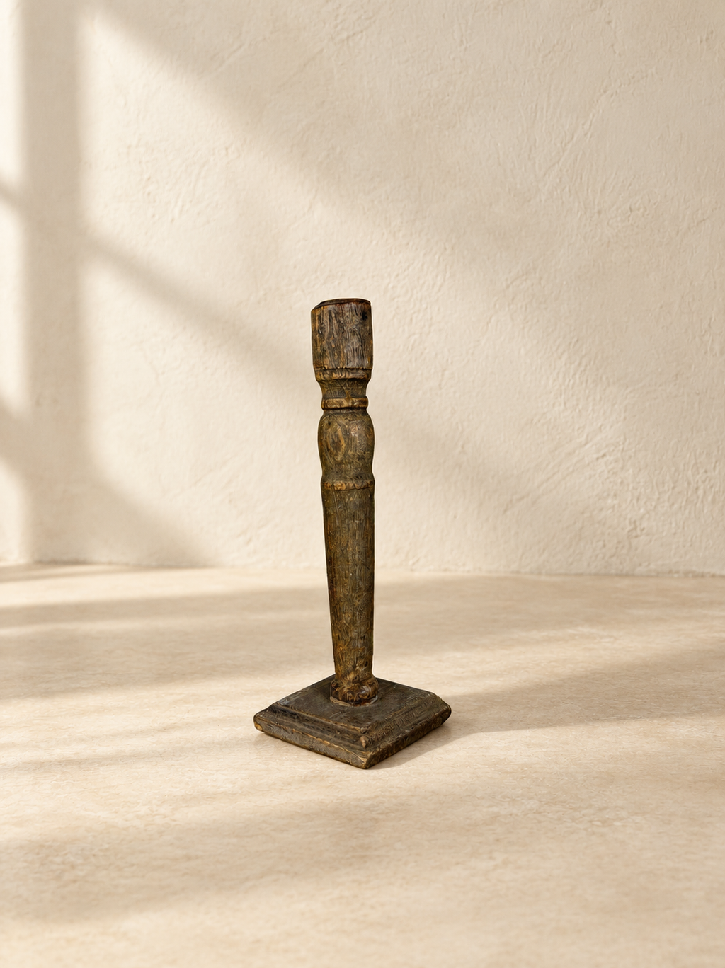CANDELERO INDIO EN MADERA RECUPERADA S.XIX. V-9
