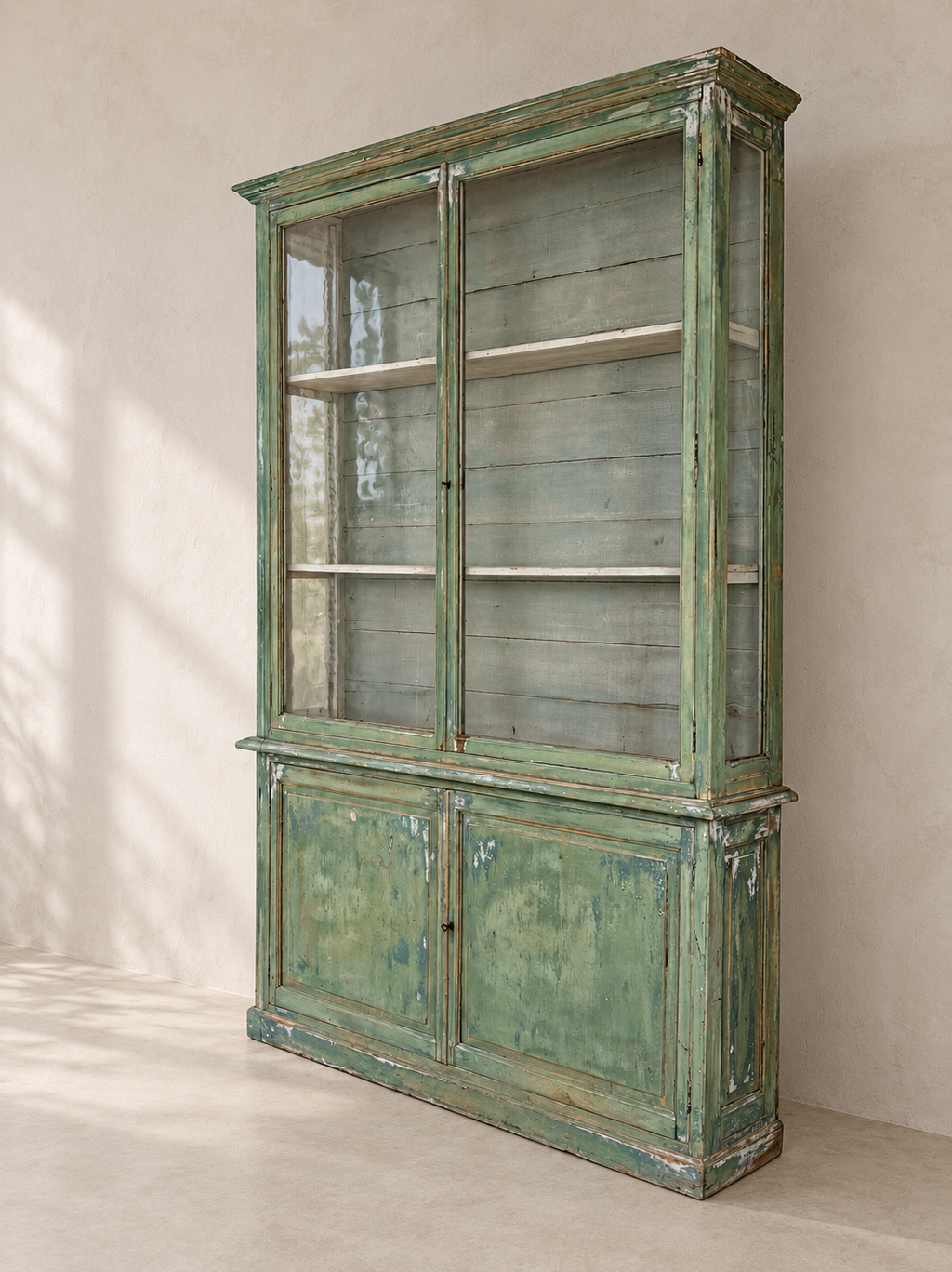 VITRINA FRANCESA CON VIDRIOS SOPLADOS Y PINTURA ORIGINAL, C.1880