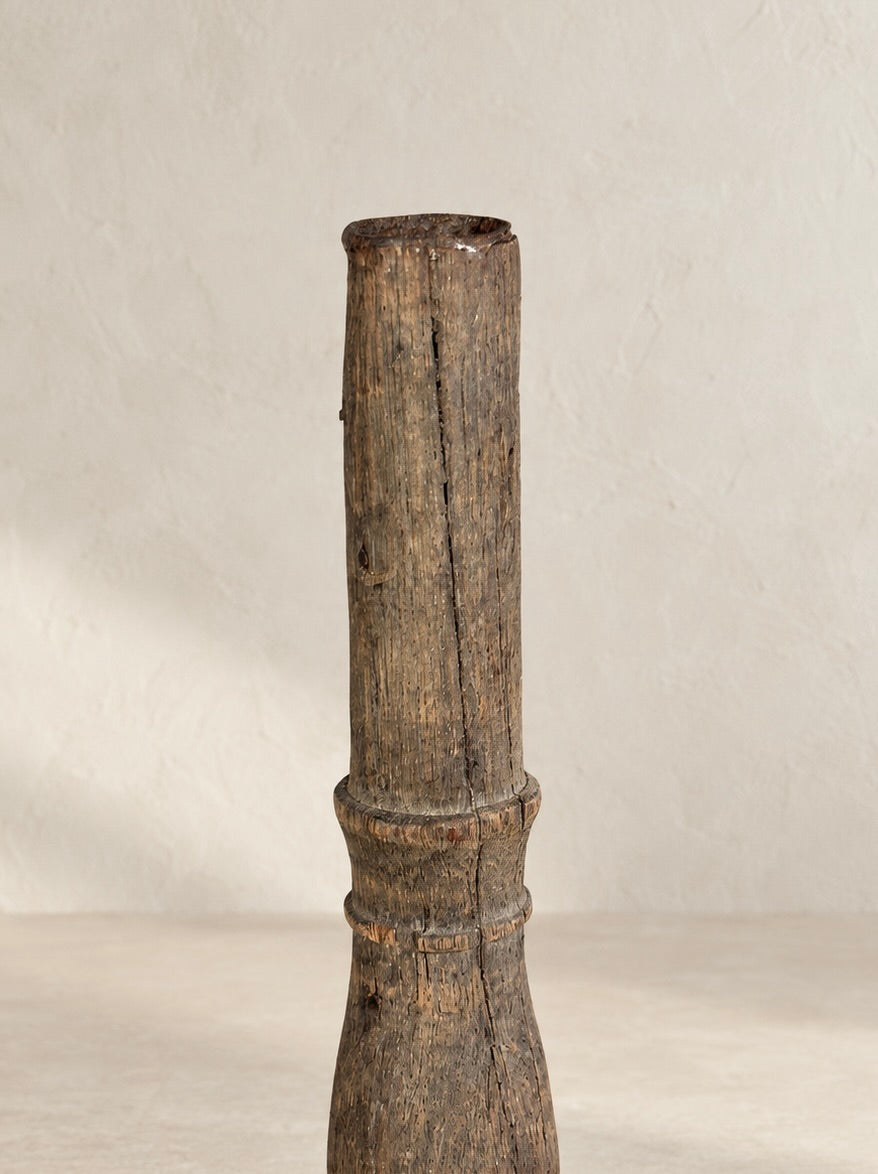 CANDELERO INDIO EN MADERA RECUPERADA S.XIX. V-3
