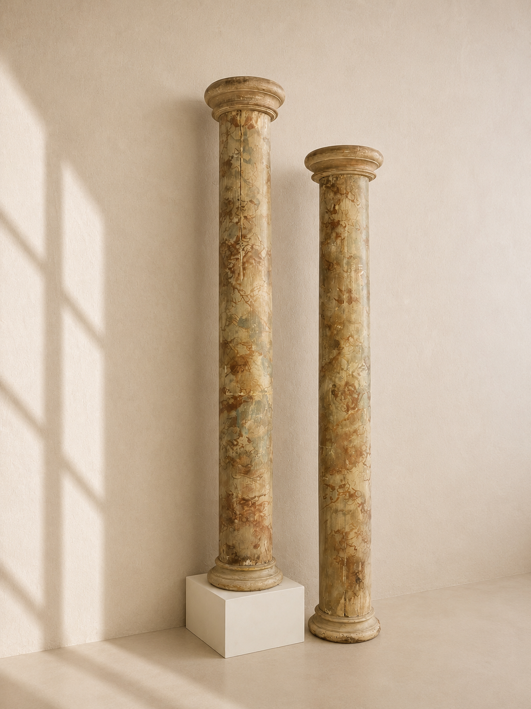 PAREJA DE COLUMNAS TOSCANAS EN MADERA MARMOLEADA S.XVIII
