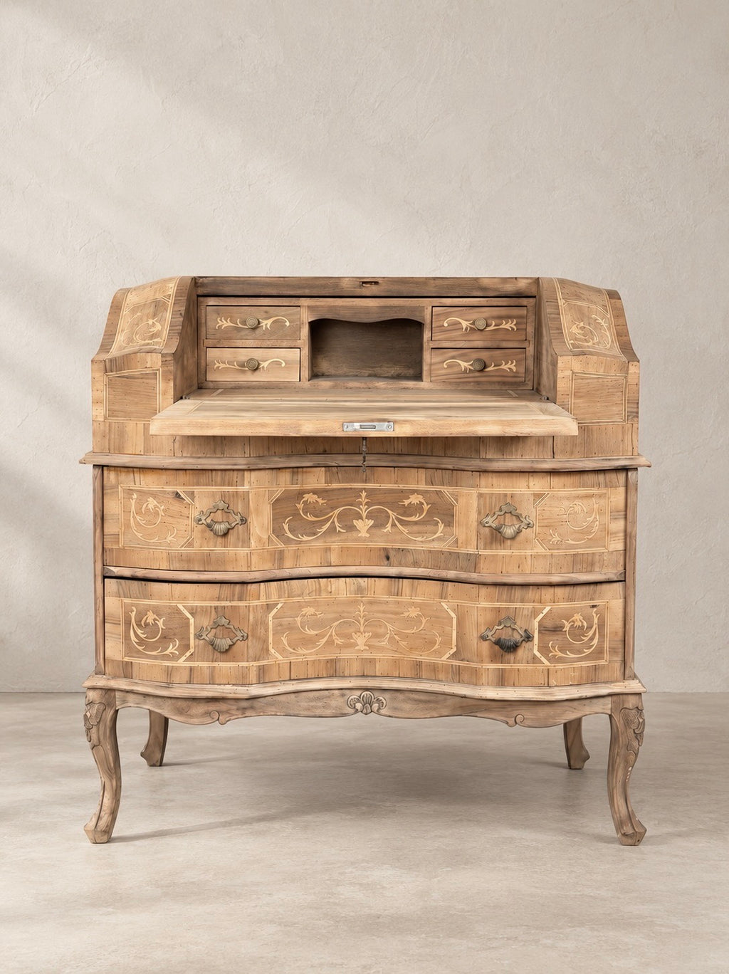BUREAU DE INSPIRACIÓN LOUIS XV CON MARQUETERÍA
