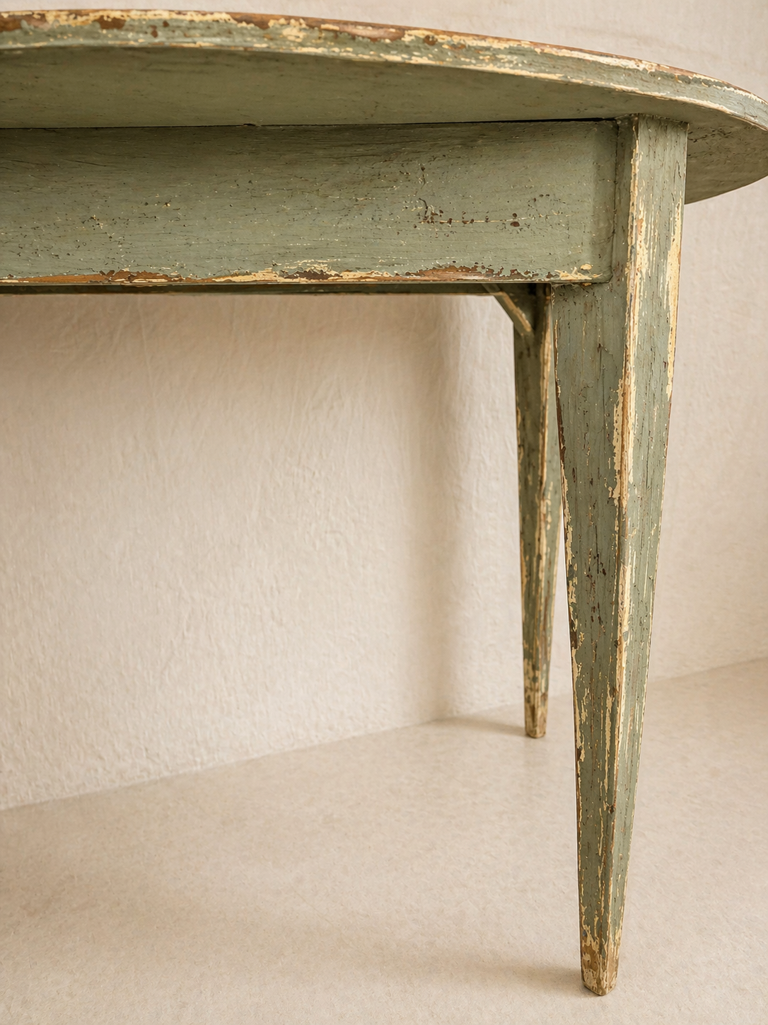 CONSOLA ARTESANAL DE INSPIRACIÓN LOUIS XVI