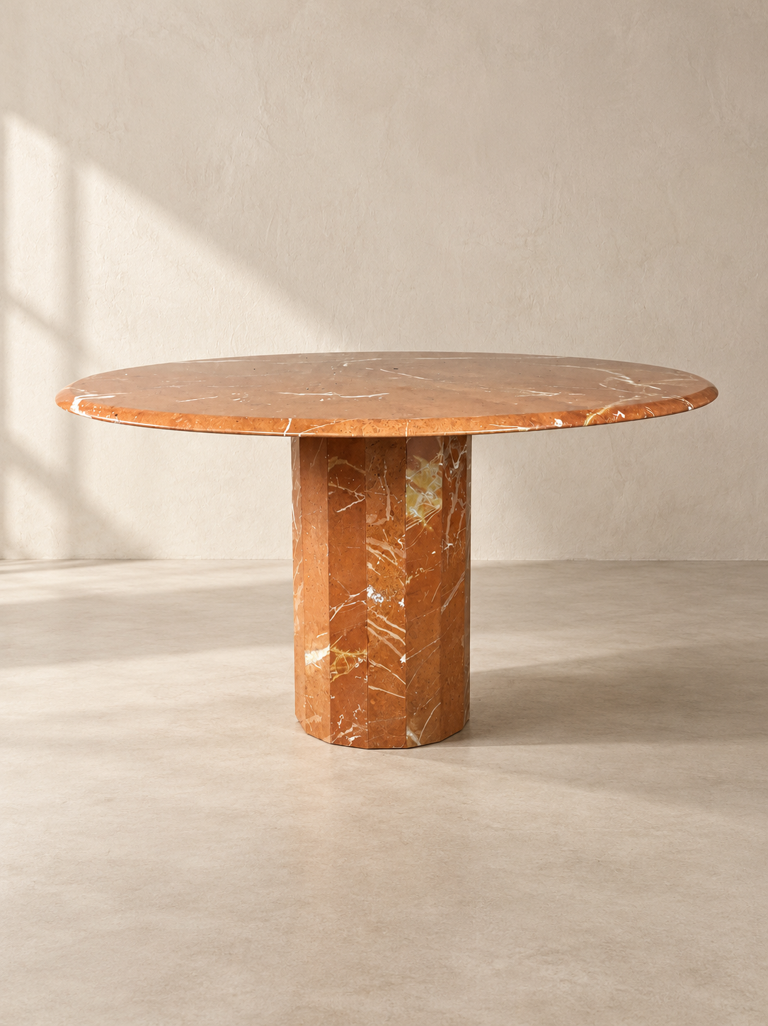 TABLE RONDE ITALIENNE EN MARBRE, ANNÉES 70