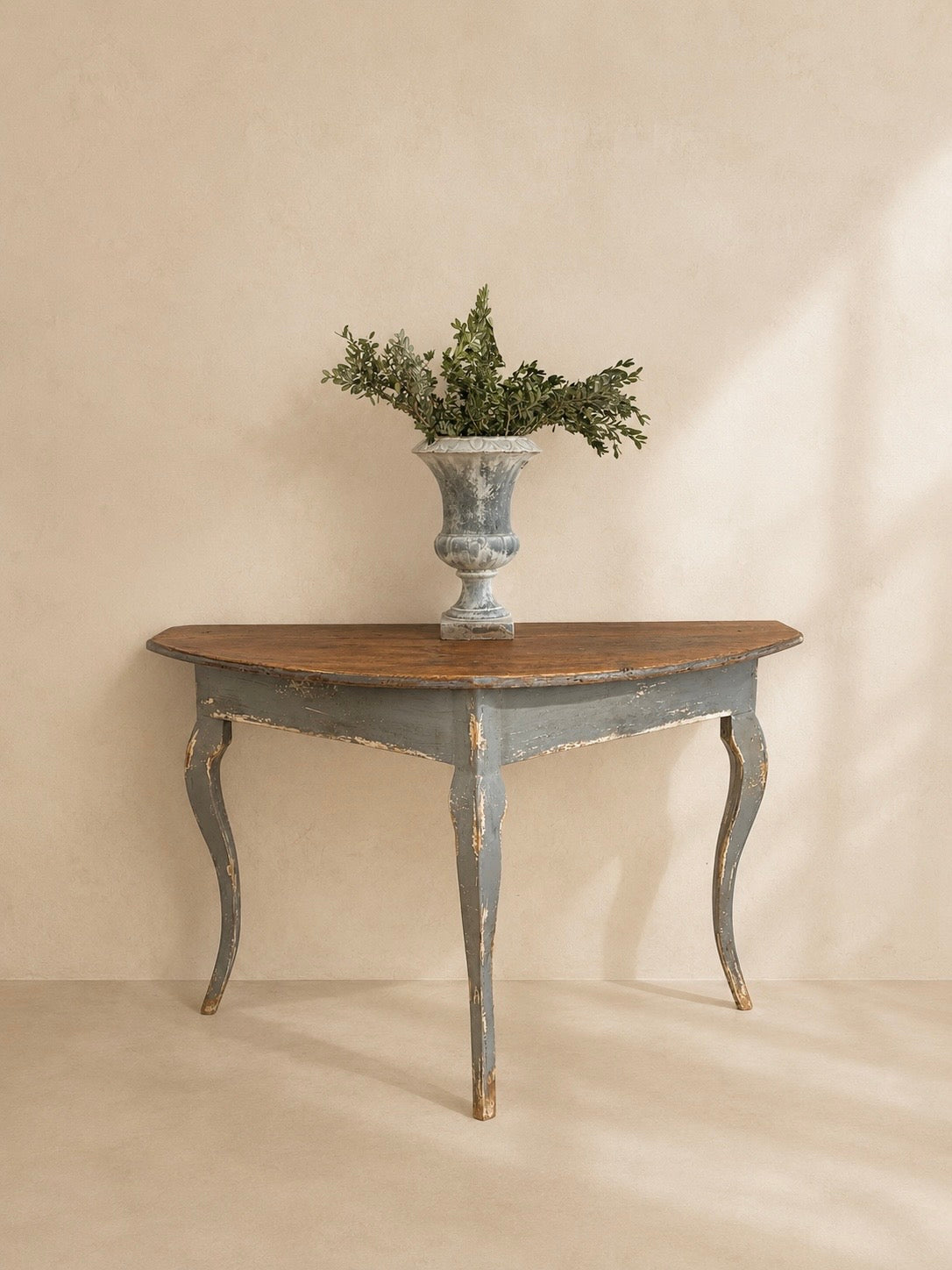CONSOLA ARTESANAL DE INSPIRACIÓN LOUIS XV
