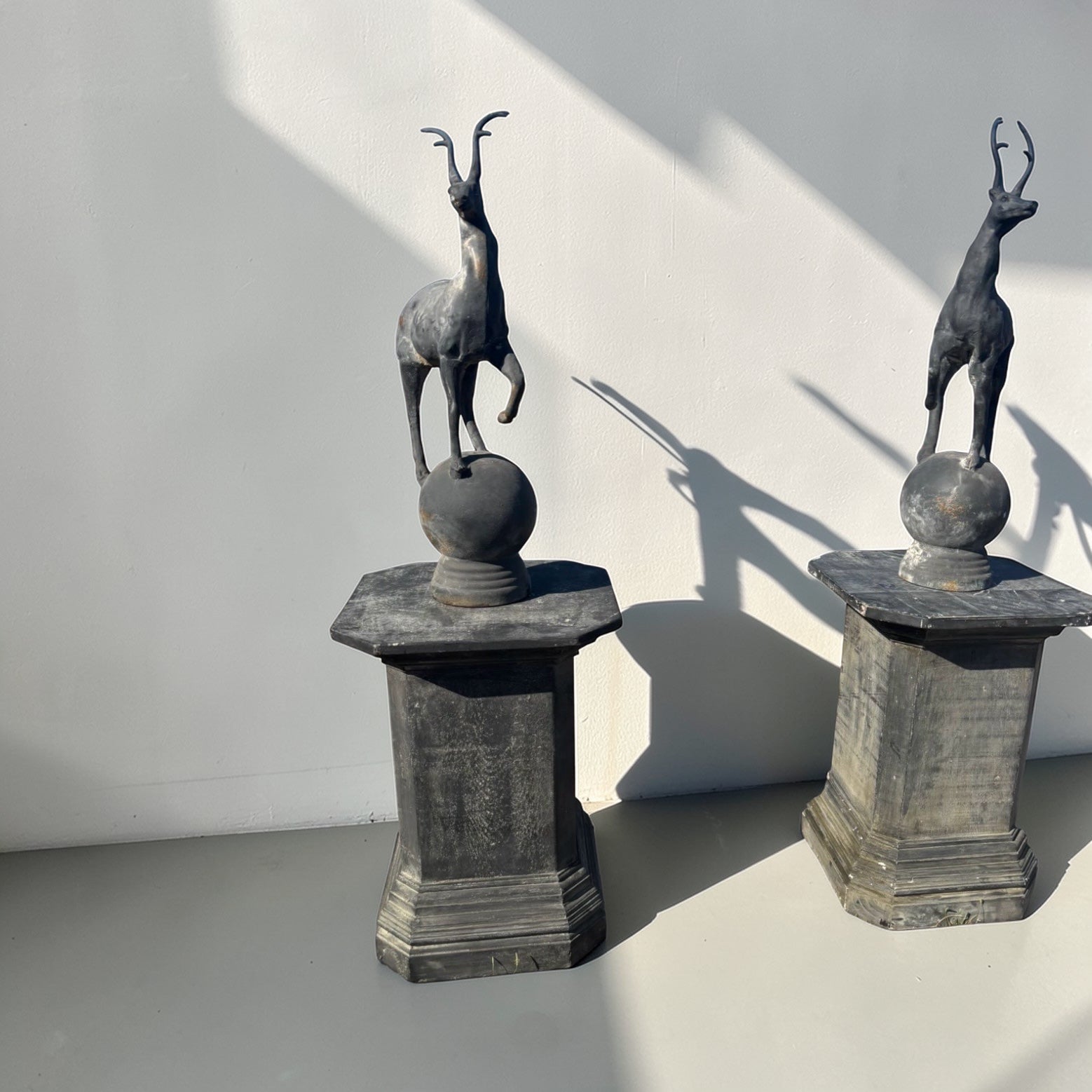 Prueba - Pareja de ciervos ornamentales en hierro